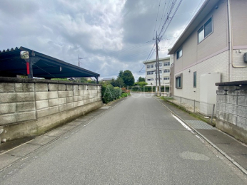 �O�ʓ��H�܂ތ��n�ʐ^ -
