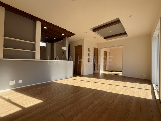 ���r���O -