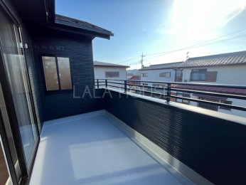 �o���R�j�[ -